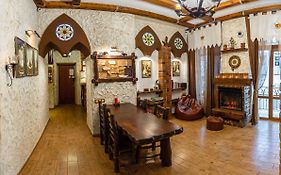 Ghostel - Medieval Hostel